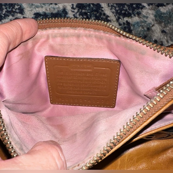 Authentic Coach Crossbody Bag - Picture 6 of 6
